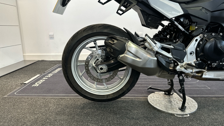 BMW F900 XR